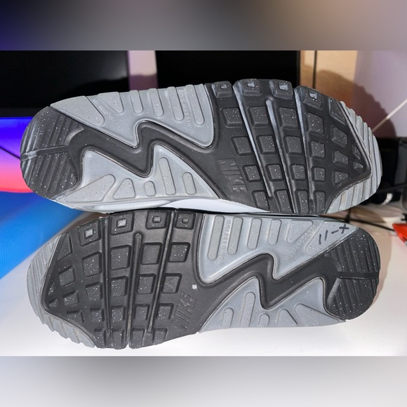 Nike Air Max 90 LTR GS - Picture 2 of 9